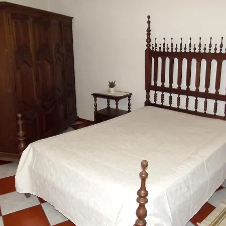 House With 2 Bedrooms In With Shared Pool Enclosed Garden And Wifi *