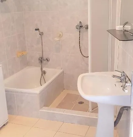 Casa vacanze House With 2 Bedrooms In With Shared Pool Enclosed Garden And Wifi